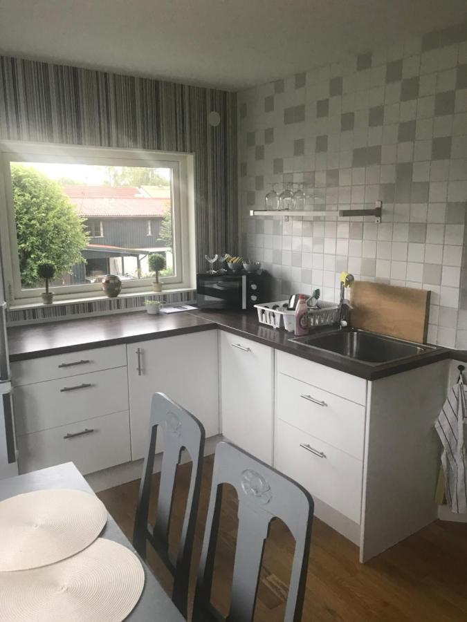 2 Rum Och Koek Pa Faerjestad Karlstad Luaran gambar